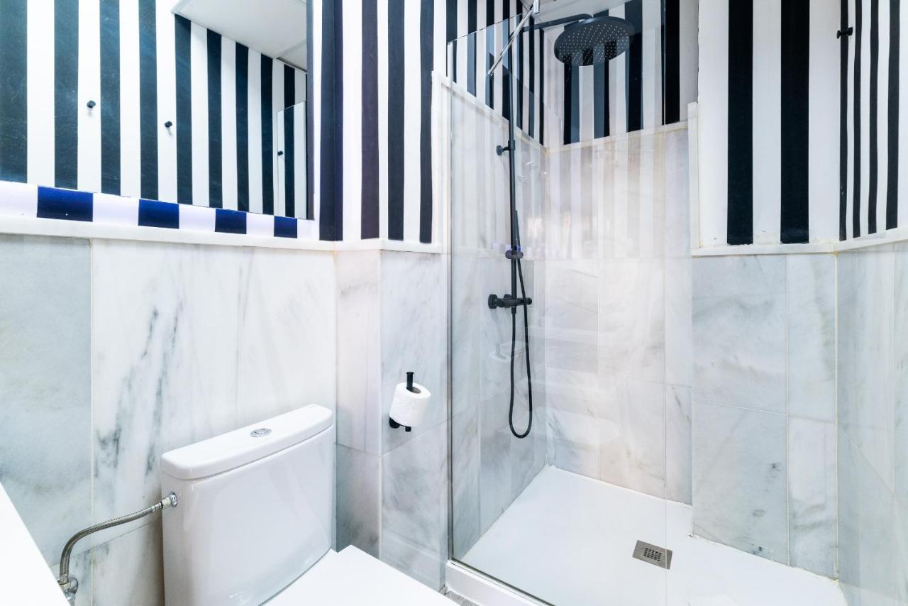 Precioso En El Centro De Granada. Apartamento *